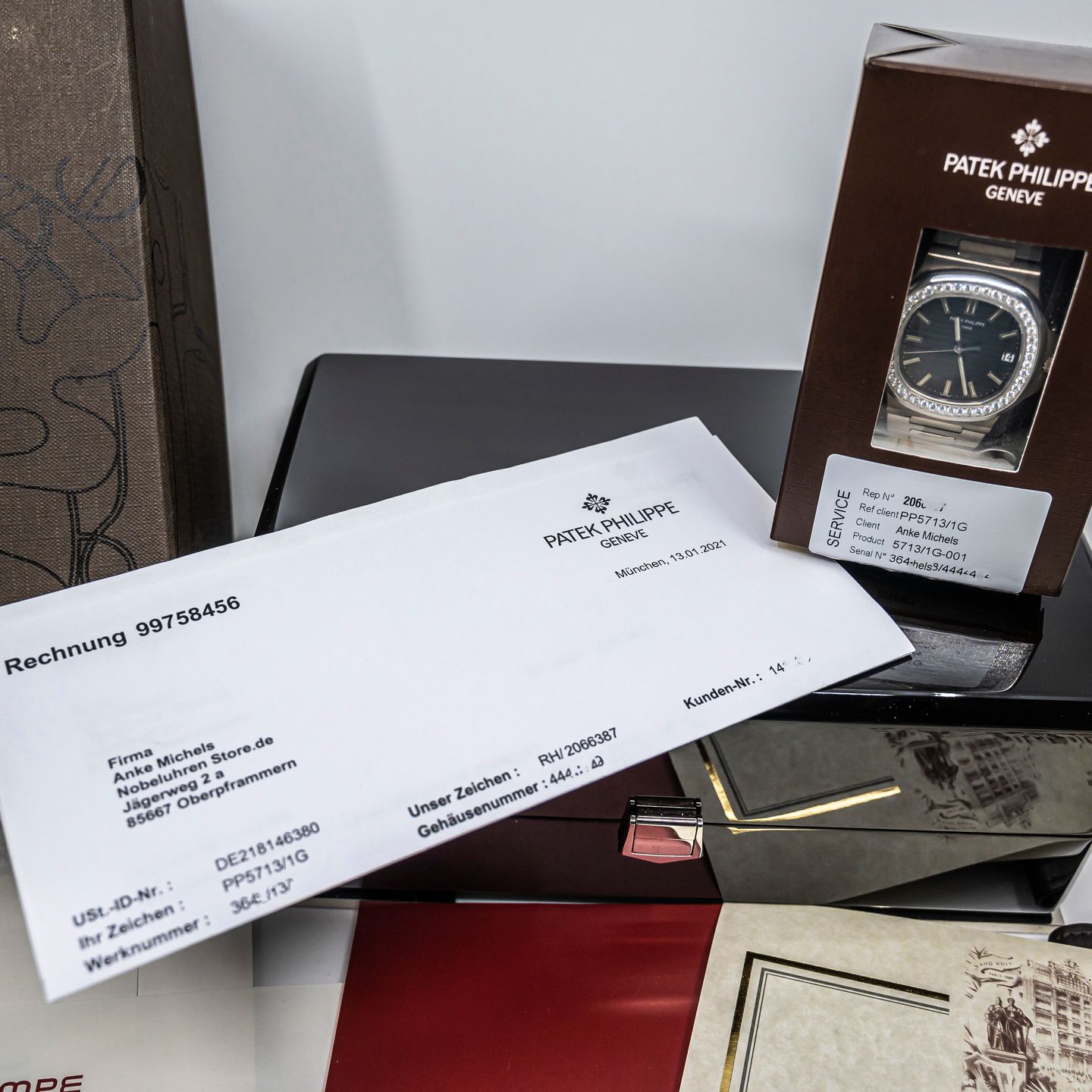 Patek Philippe Nautilus 5713/1G-001 - (6/8)