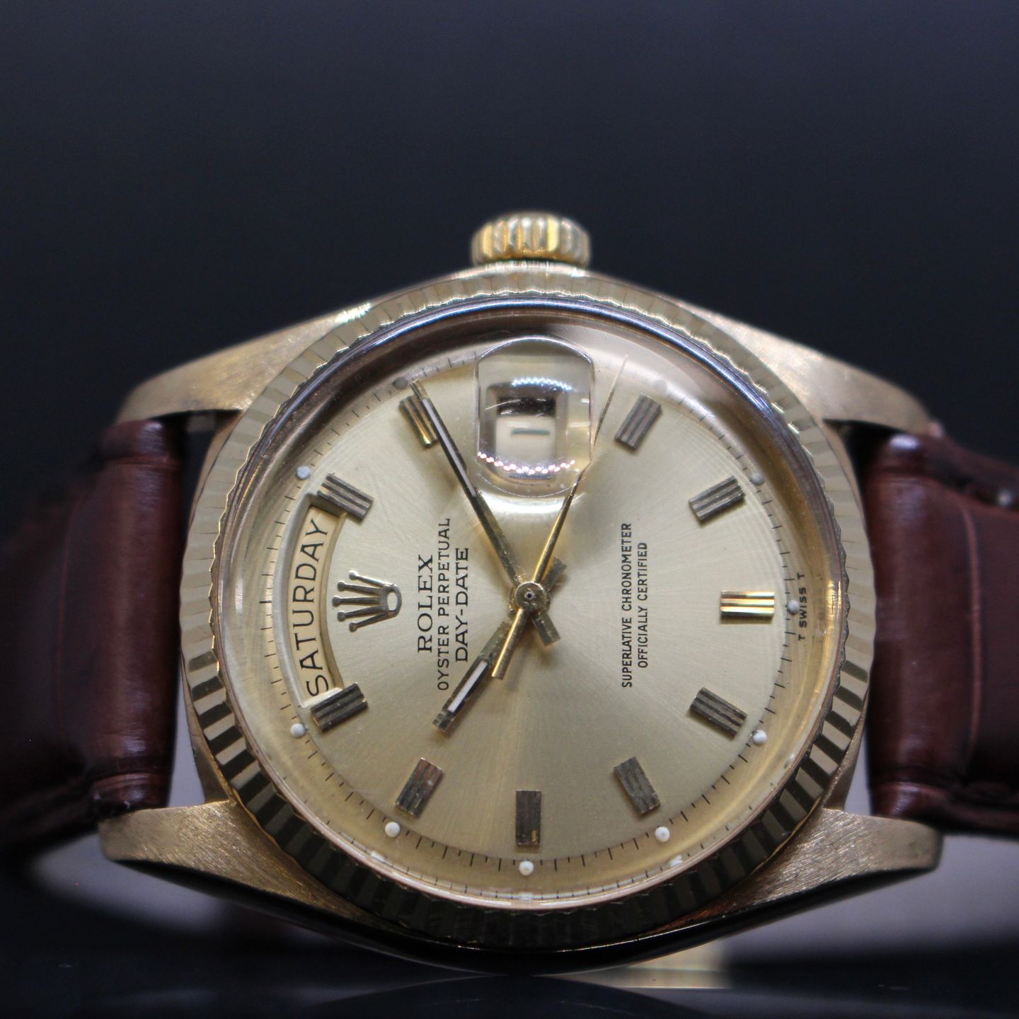 Rolex Day-Date 1803 (1973) - Champagne dial 36 mm Yellow Gold case (3/4)