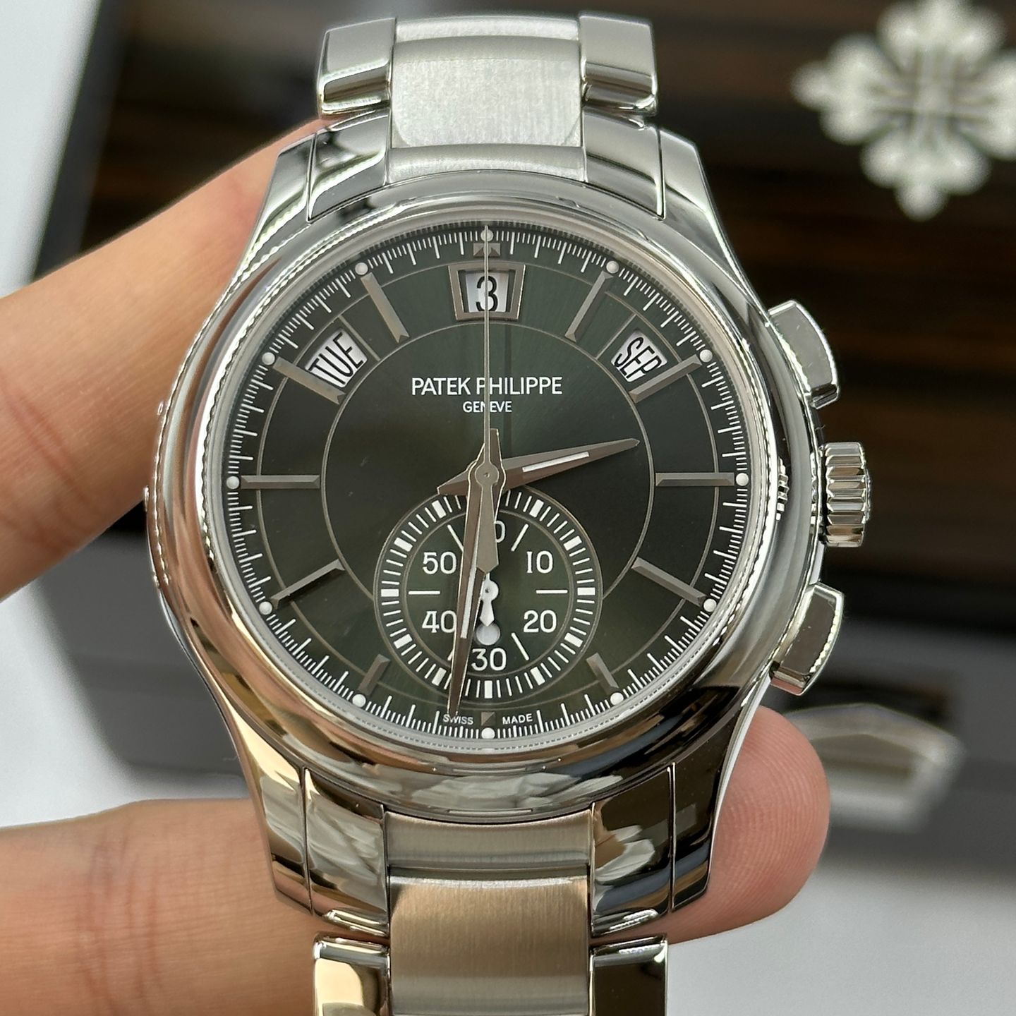 Patek Philippe Annual Calendar Chronograph 5905/1A-001 (2023) - Groen wijzerplaat 42mm Staal (6/8)