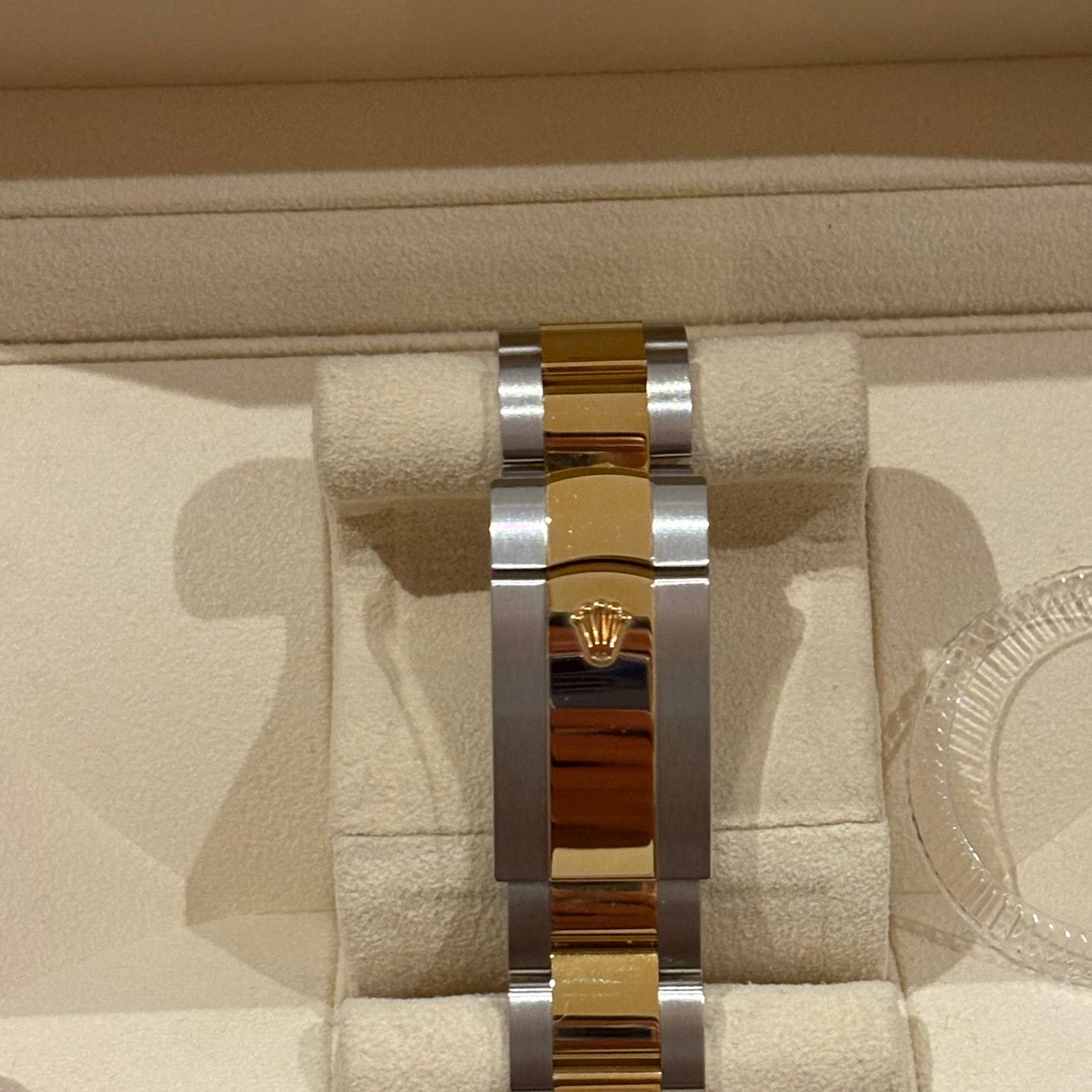 Rolex Sky-Dweller 326933 (2022) - Zwart wijzerplaat 42mm Goud/Staal (3/4)