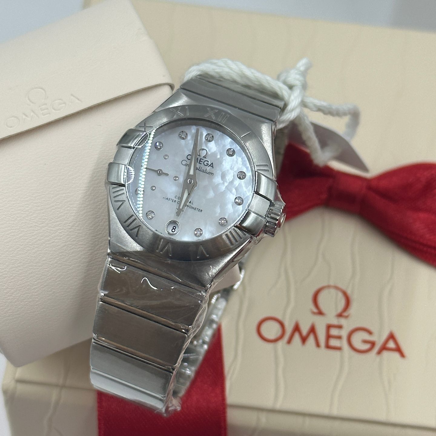 Omega Constellation Petite Seconde 127.10.27.20.55.001 (2023) - Pearl dial 27 mm Steel case (6/8)