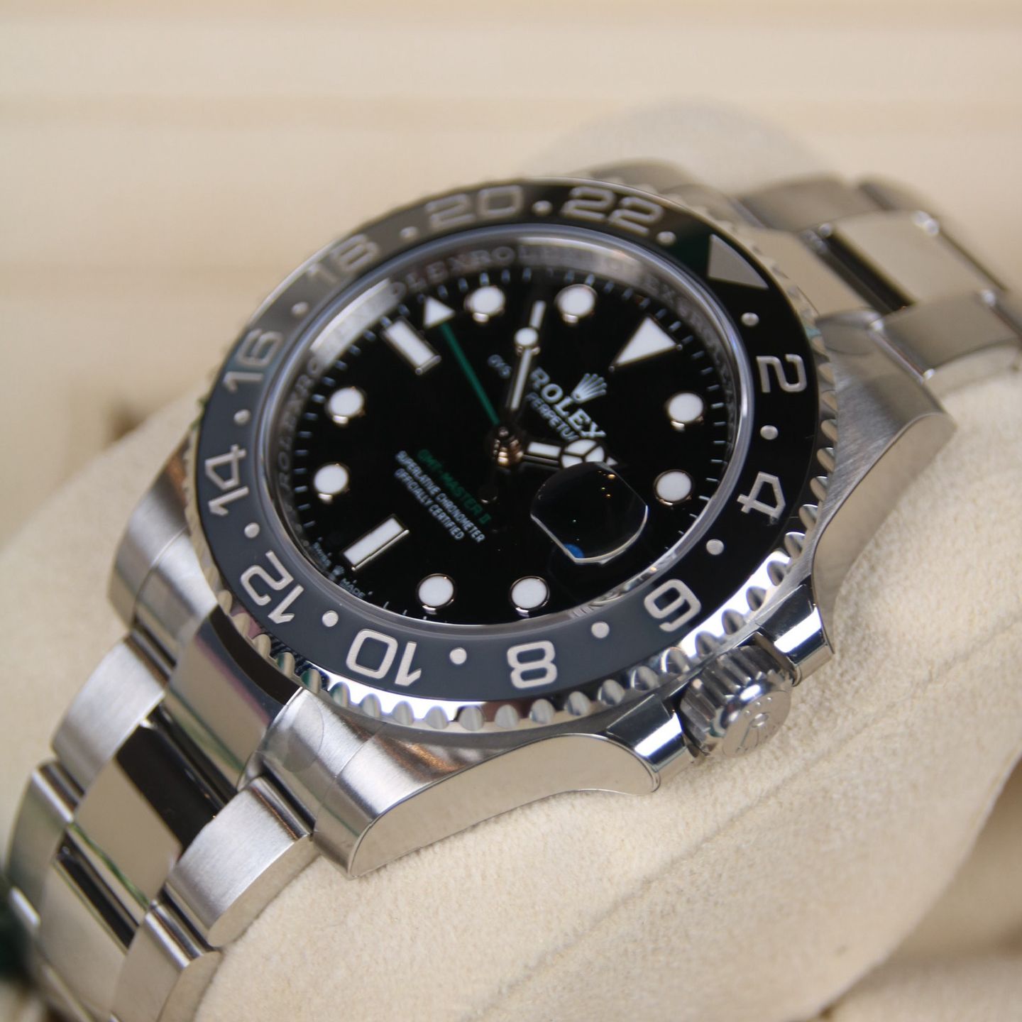 Rolex GMT-Master II 126710GRNR (2025) - Black dial 40 mm Steel case (2/5)