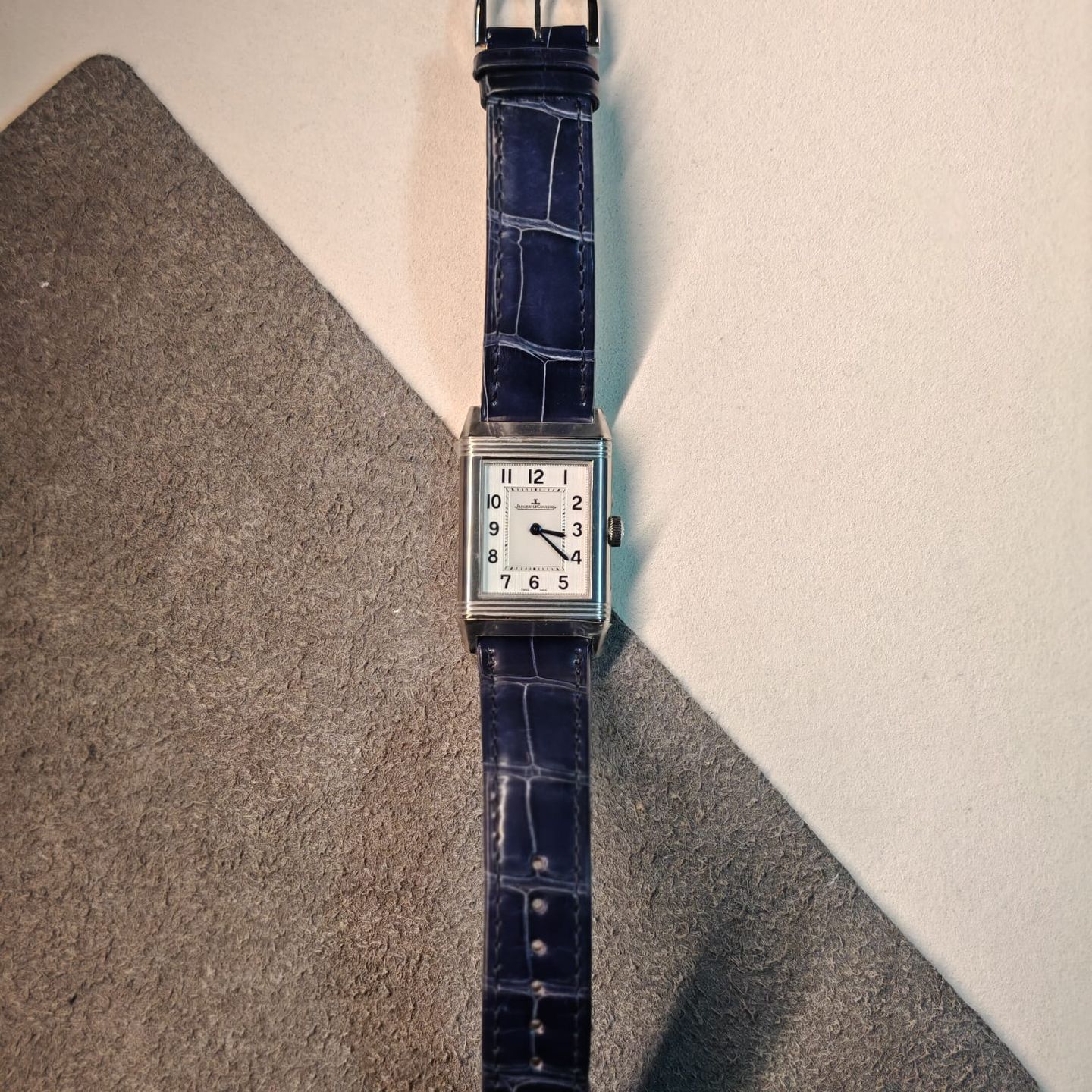 Jaeger-LeCoultre Reverso Classique Q2518540 (2024) - Silver dial 24 mm Steel case (1/8)