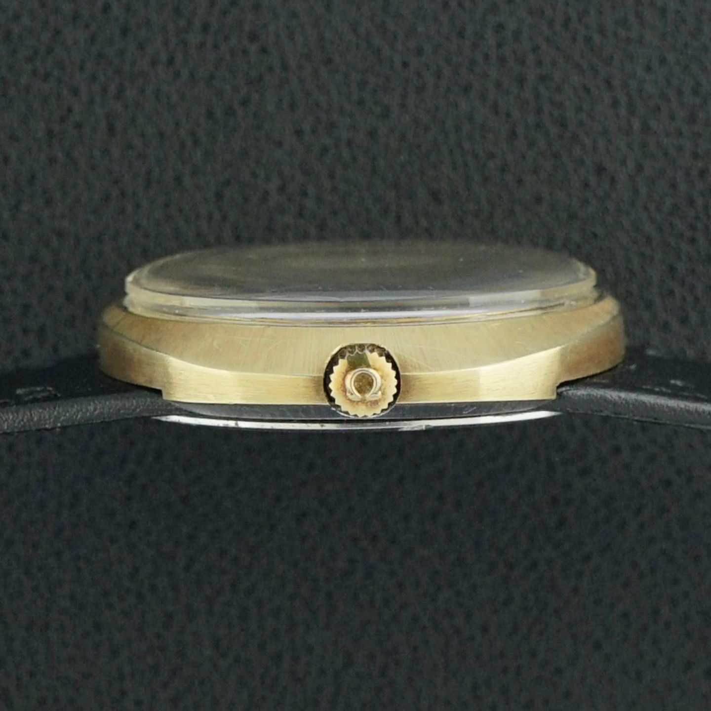 Omega Genève 166.039 - (4/8)