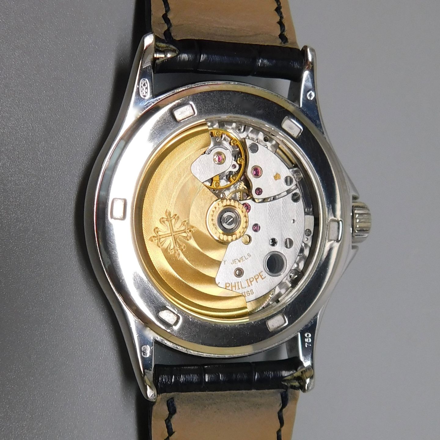 Patek Philippe Calatrava 5107G - (5/6)