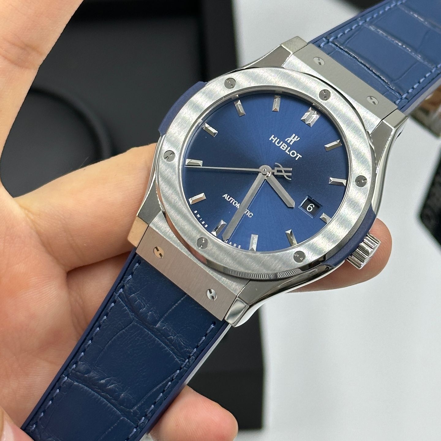 Hublot Classic Fusion Blue 542.NX.7170.LR (2024) - Blauw wijzerplaat 42mm Titanium (6/8)