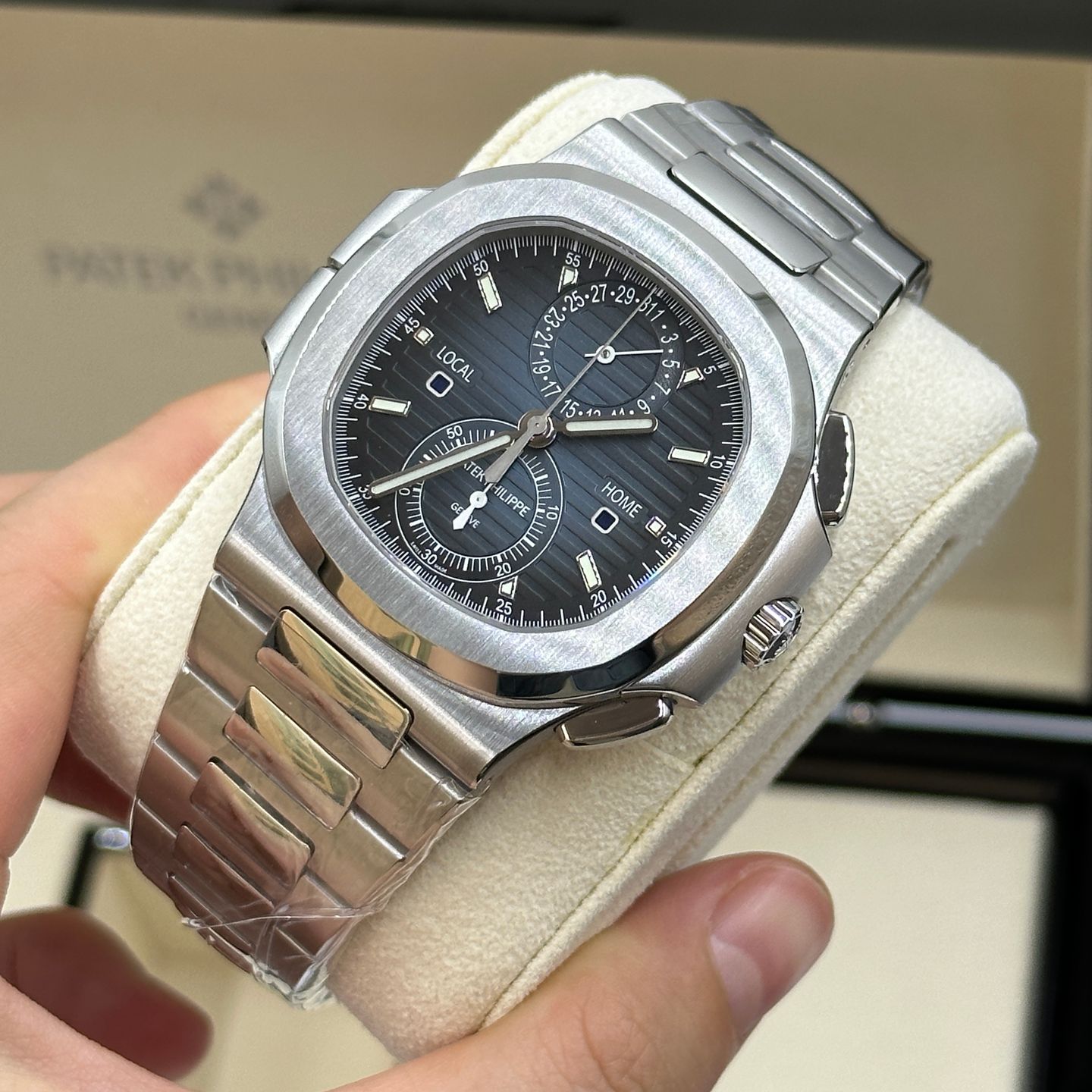 Patek Philippe Nautilus 5990/1A-011 (2023) - Blauw wijzerplaat 41mm Staal (2/8)