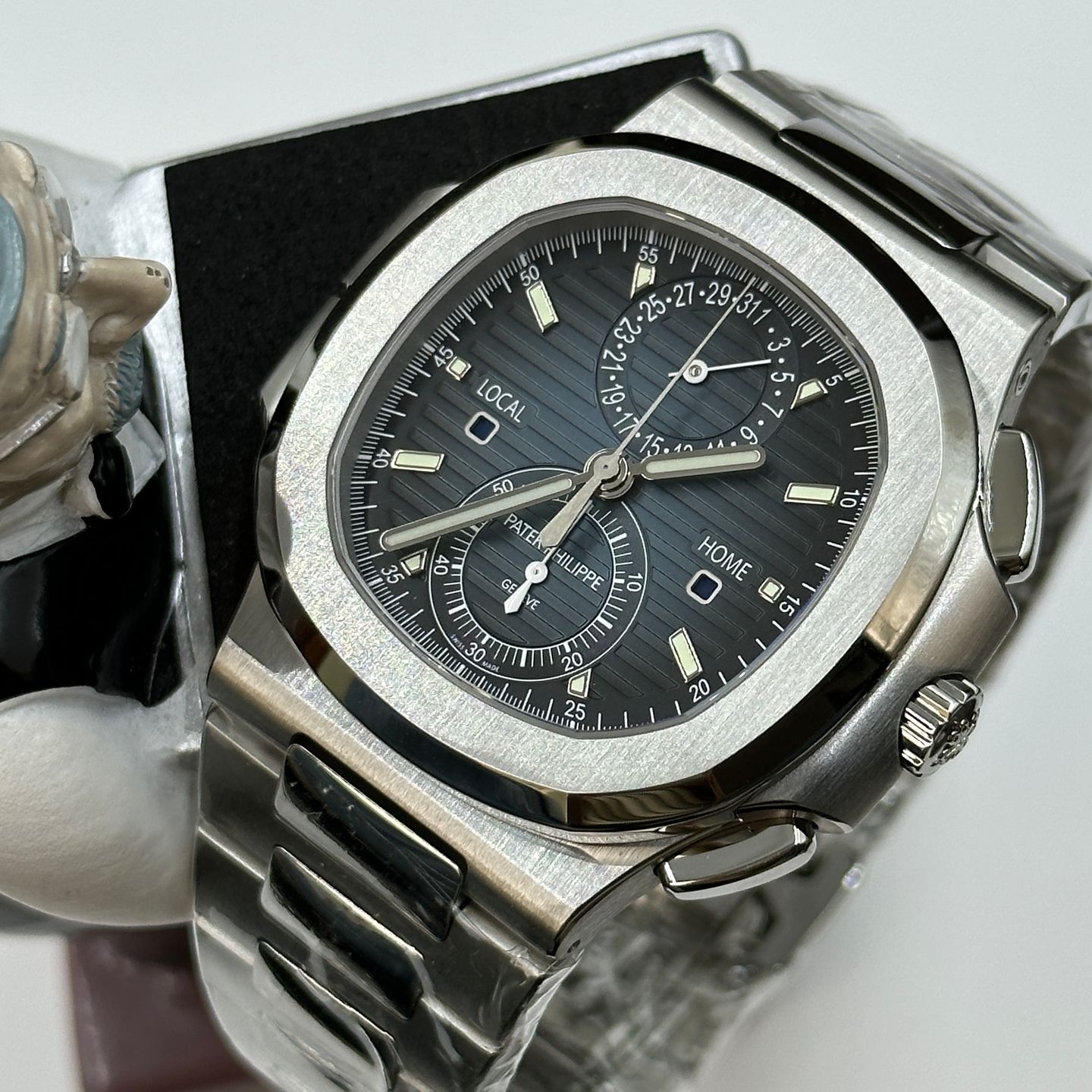 Patek Philippe Nautilus 5990/1A-011 - (7/8)