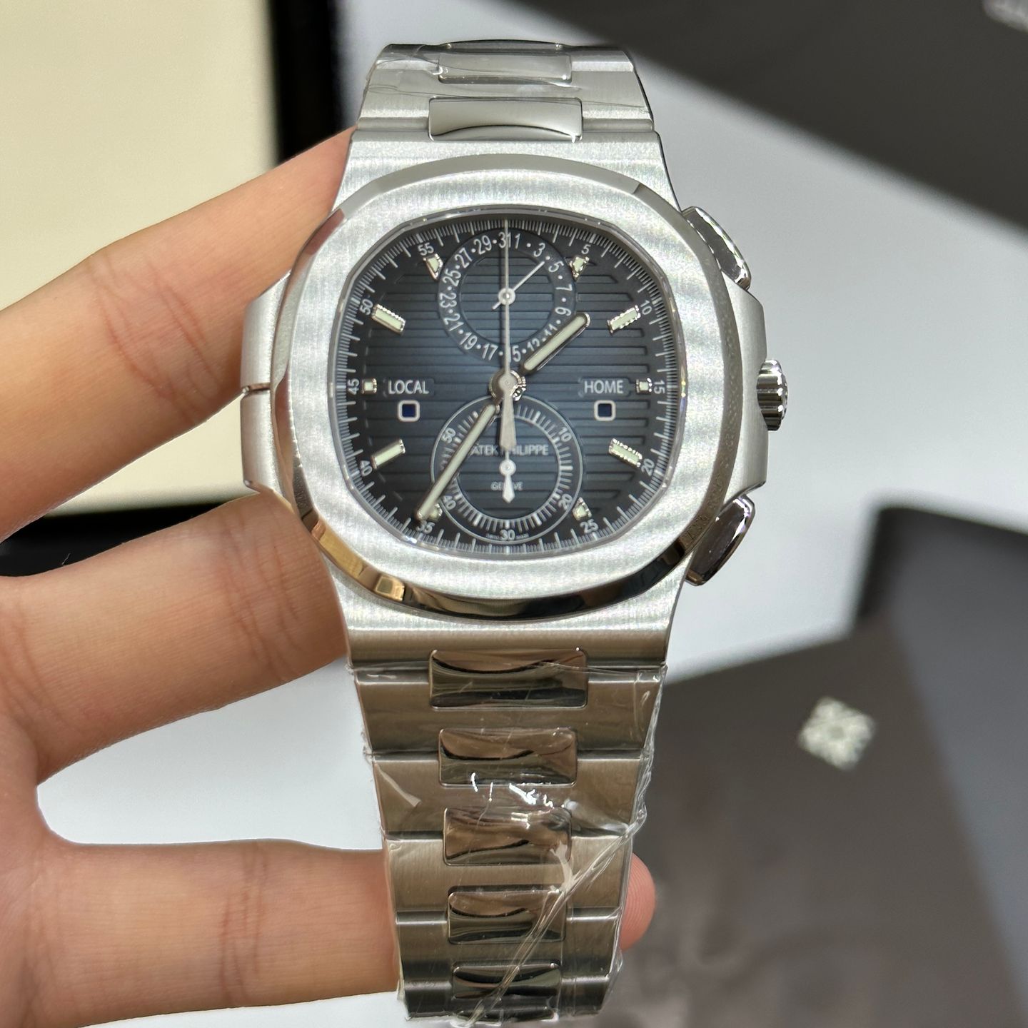 Patek Philippe Nautilus 5990/1A-011 (2023) - Blauw wijzerplaat 41mm Staal (4/8)