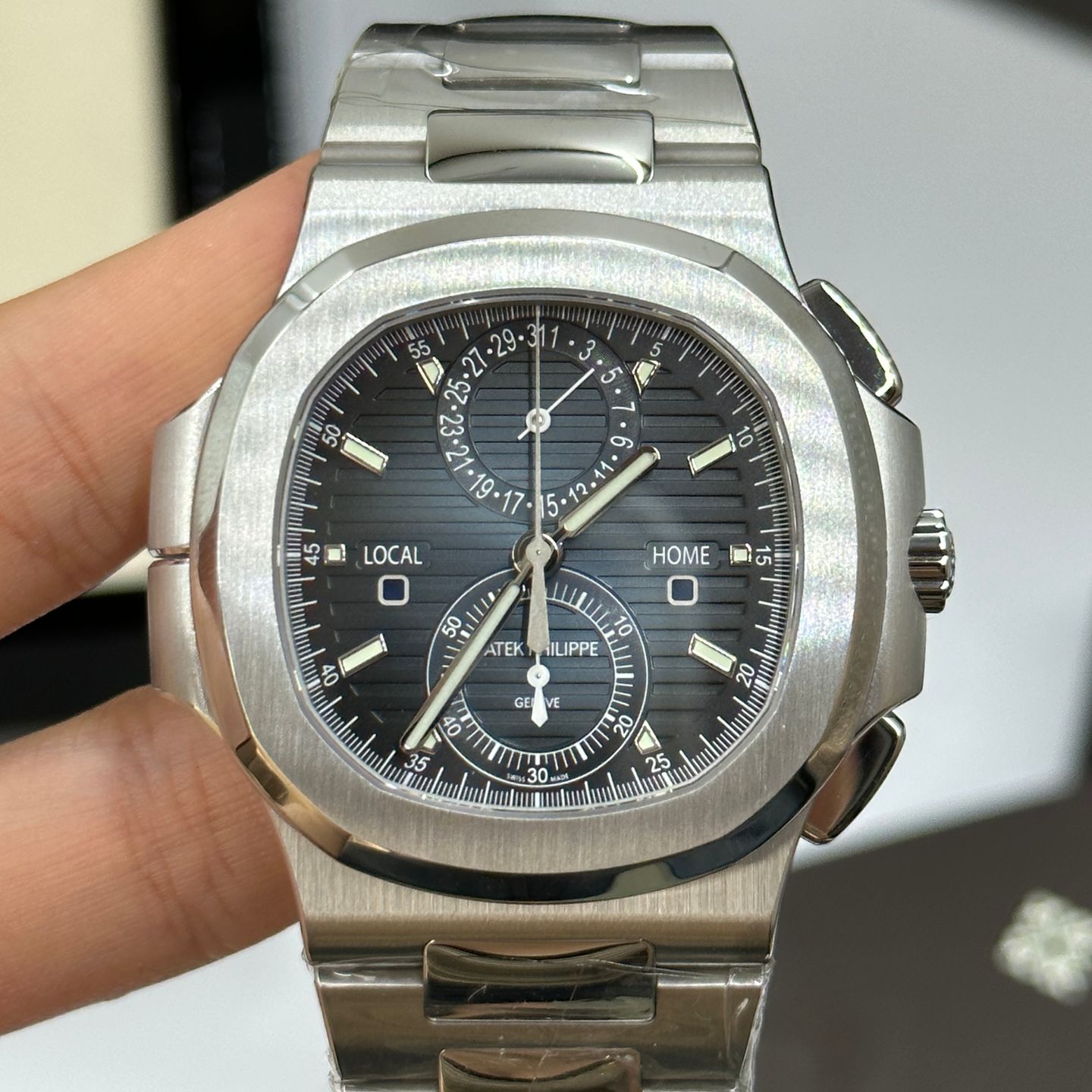 Patek Philippe Nautilus 5990/1A-011 (2023) - Blauw wijzerplaat 41mm Staal (5/8)