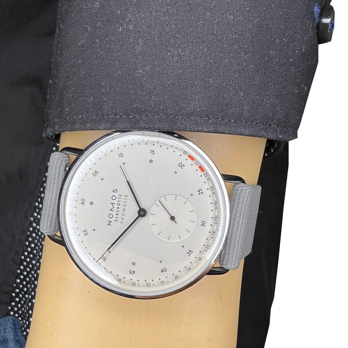 NOMOS Metro Neomatik 1165 - (3/8)