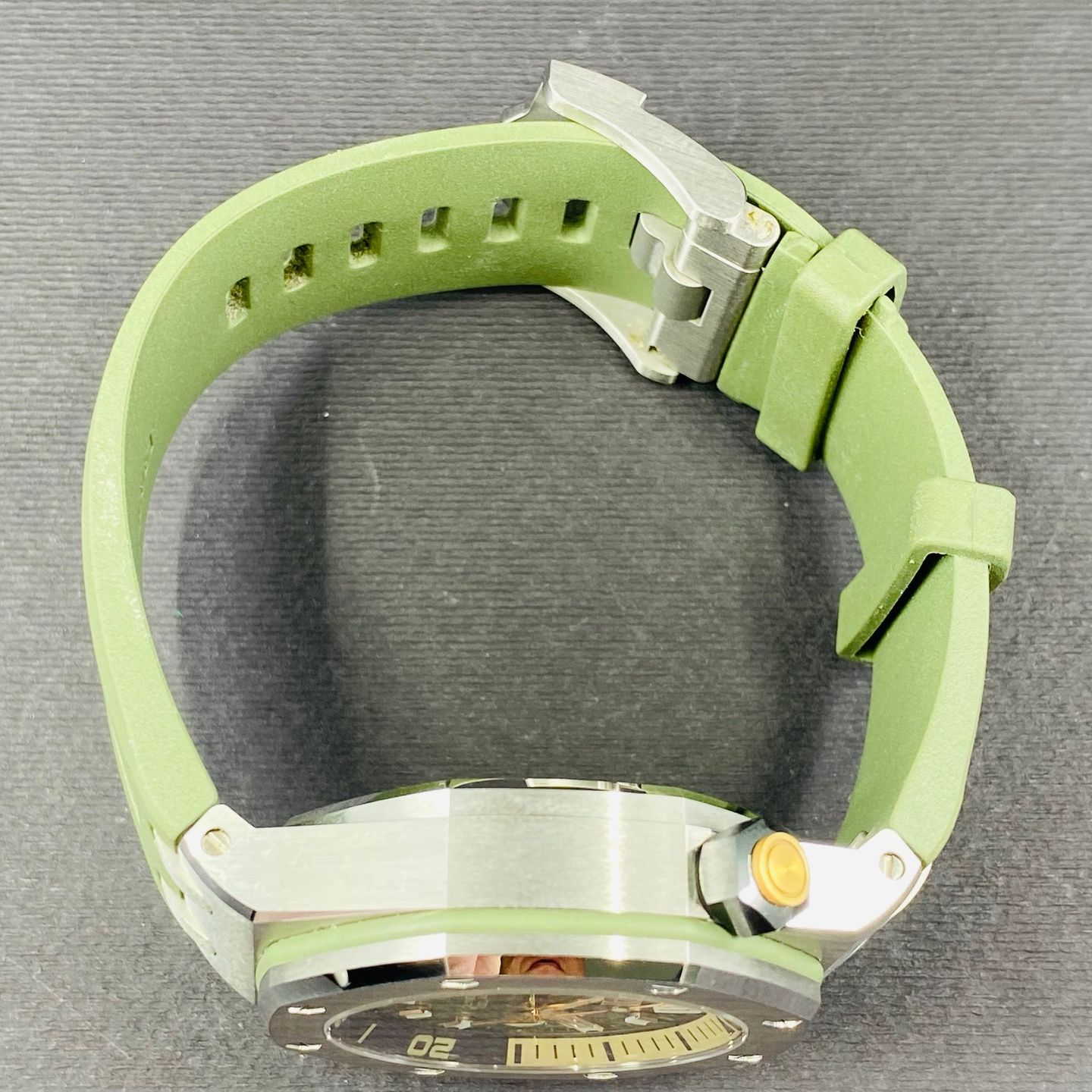Audemars Piguet Royal Oak Offshore Diver 15720ST.OO.A052CA.01 (2022) - Green dial 42 mm Steel case (8/8)