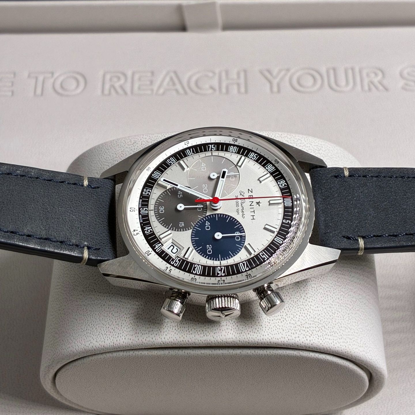 Zenith El Primero Chronomaster 03.3200.3600/69.C902 (2023) - Wit wijzerplaat 38mm Staal (4/6)