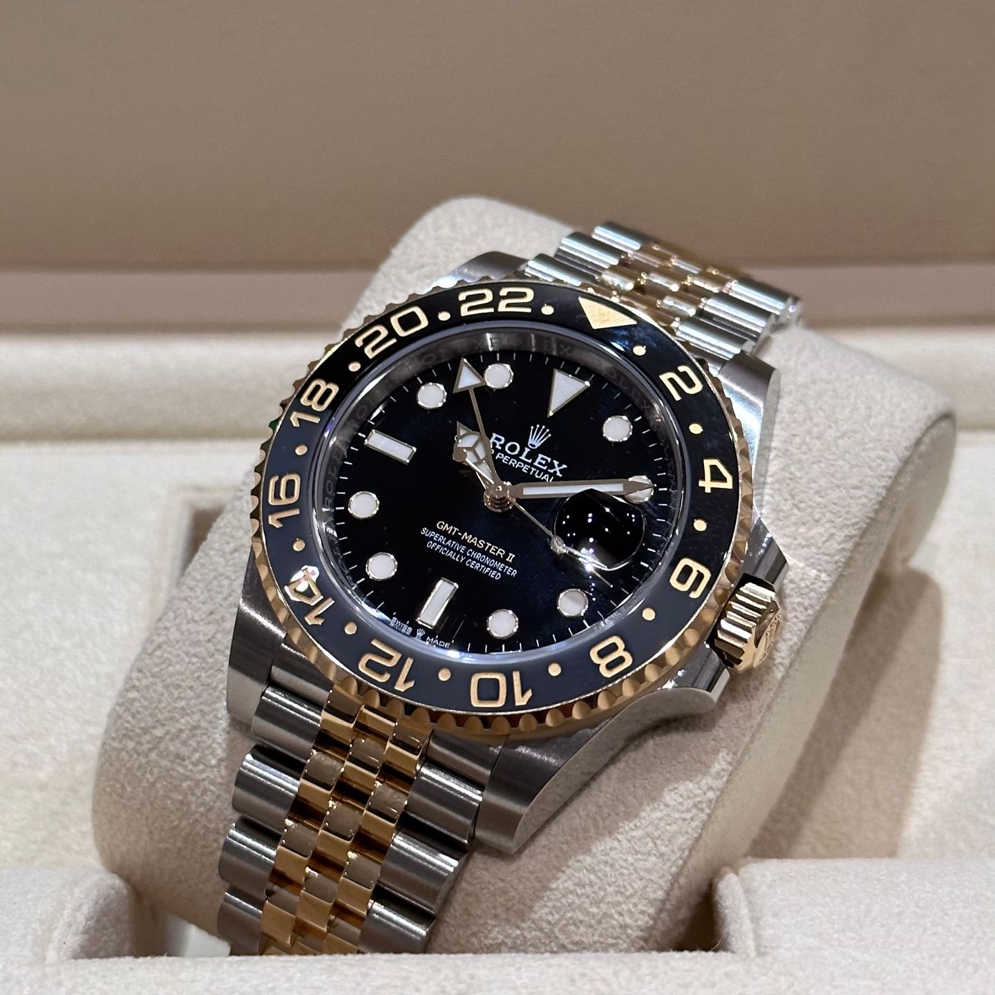 Rolex GMT-Master II 126713GRNR (2024) - Zwart wijzerplaat 40mm Goud/Staal (6/8)