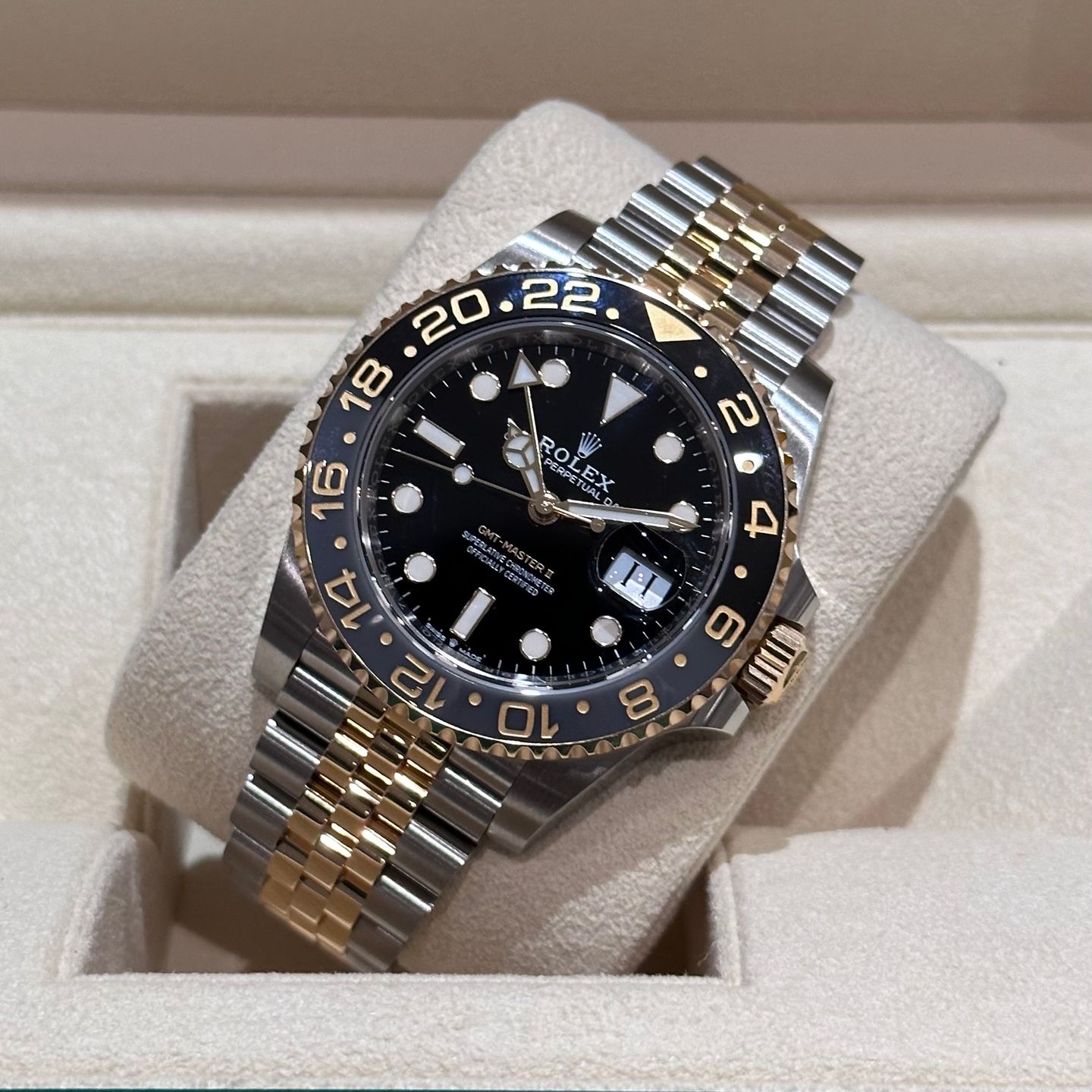 Rolex GMT-Master II 126713GRNR (2024) - Zwart wijzerplaat 40mm Goud/Staal (5/8)