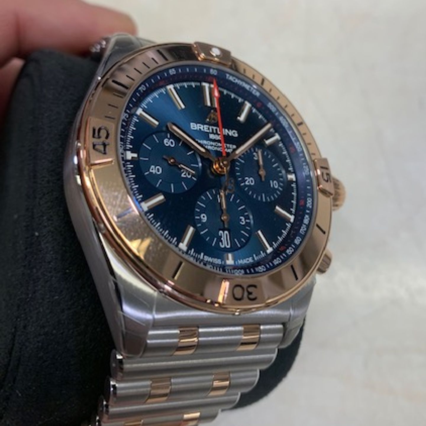 Breitling Chronomat 42 UB0134101C1U1 (2024) - Blue dial 42 mm Gold/Steel case (1/3)