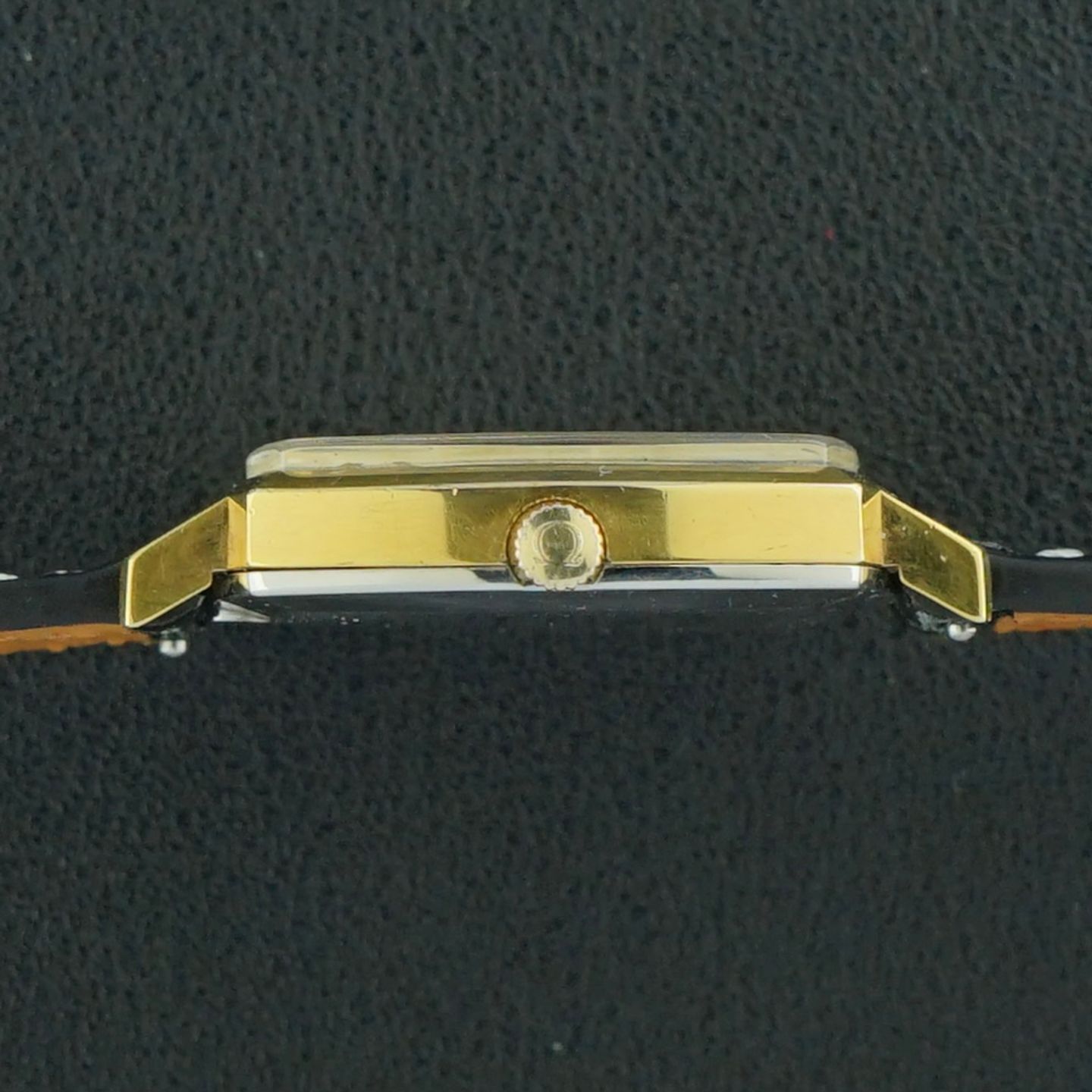 Omega Genève 132.0052 - (4/8)