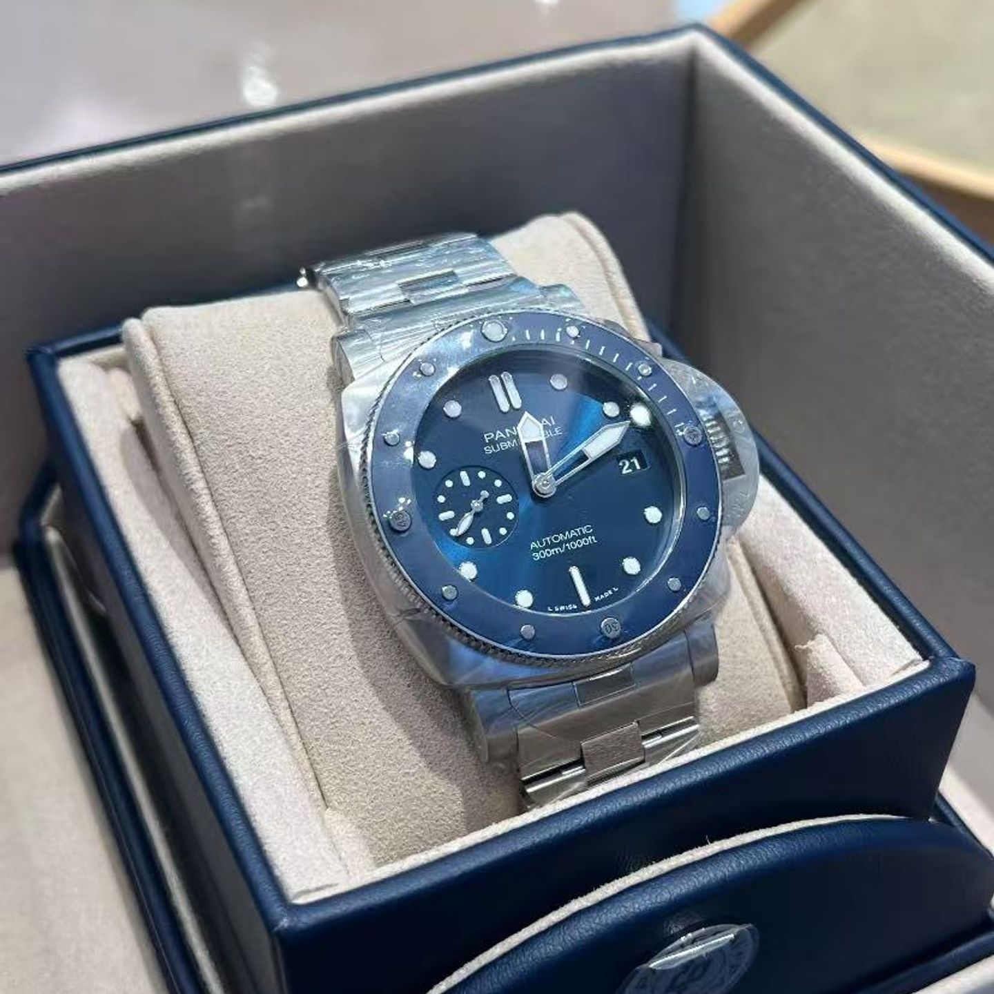 Panerai Luminor Submersible PAM02068 - (2/3)