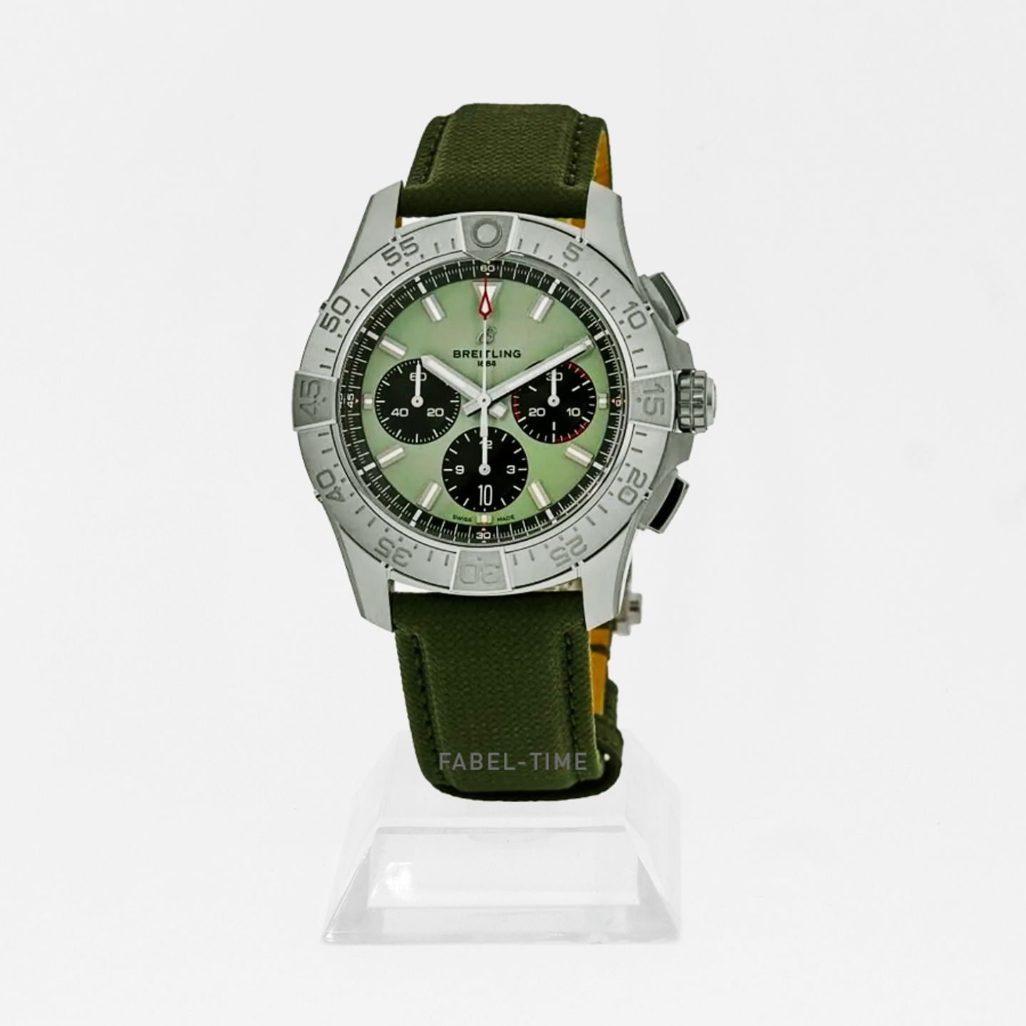 Breitling Avenger AB0147101L1X1 (2024) - Groen wijzerplaat 44mm Staal (1/1)