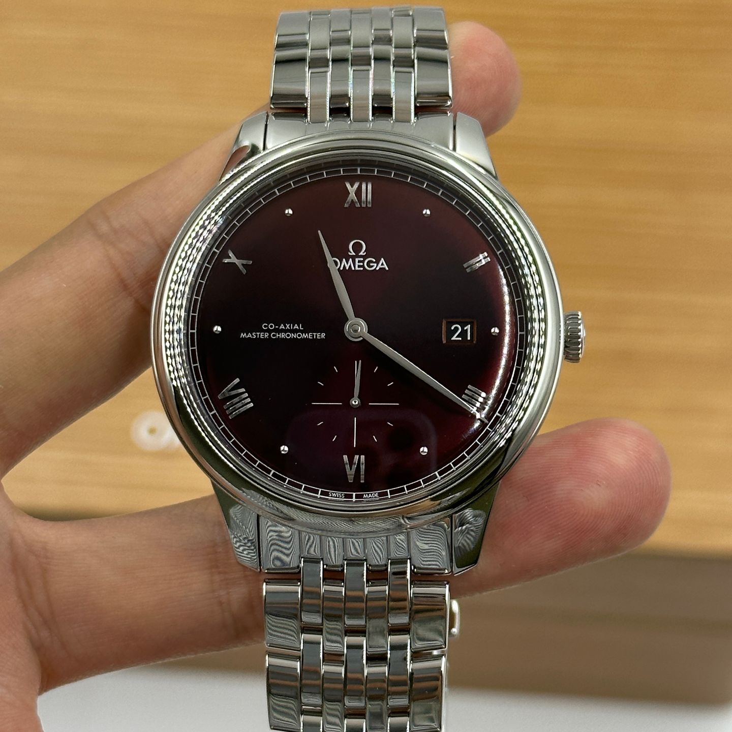 Omega De Ville Prestige 434.10.41.20.11.001 (2024) - Red dial 41 mm Steel case (5/8)