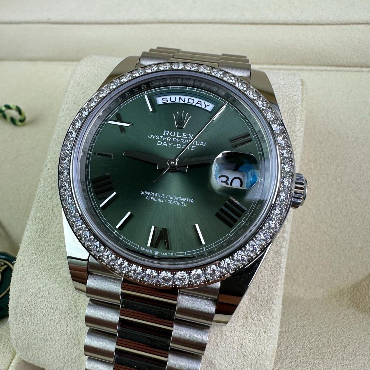 Rolex Day-Date 40 228349RBR (2023) - Green dial 40 mm White Gold case (1/1)