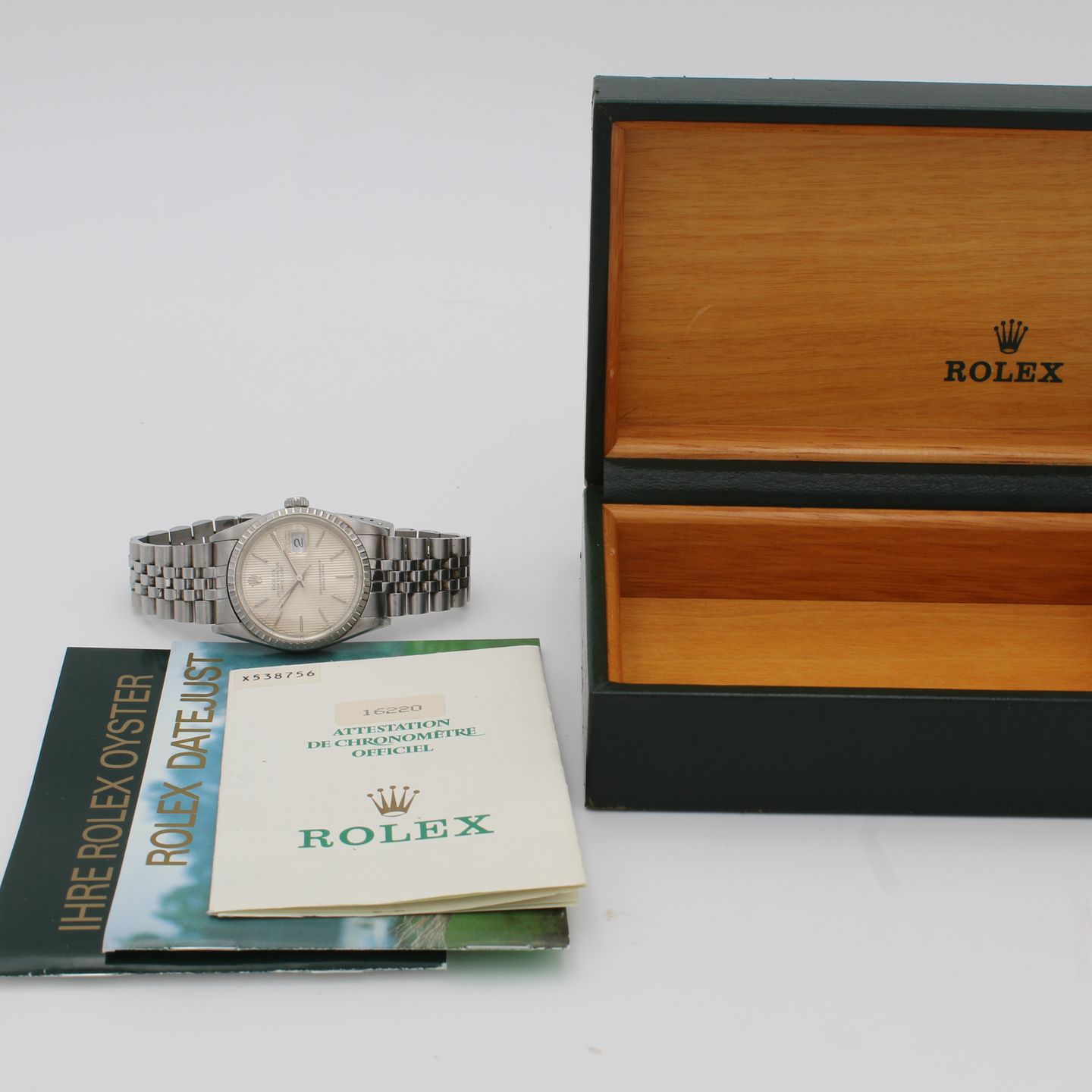 Rolex Datejust 36 16220 (1999) - Zilver wijzerplaat 36mm Staal (2/8)