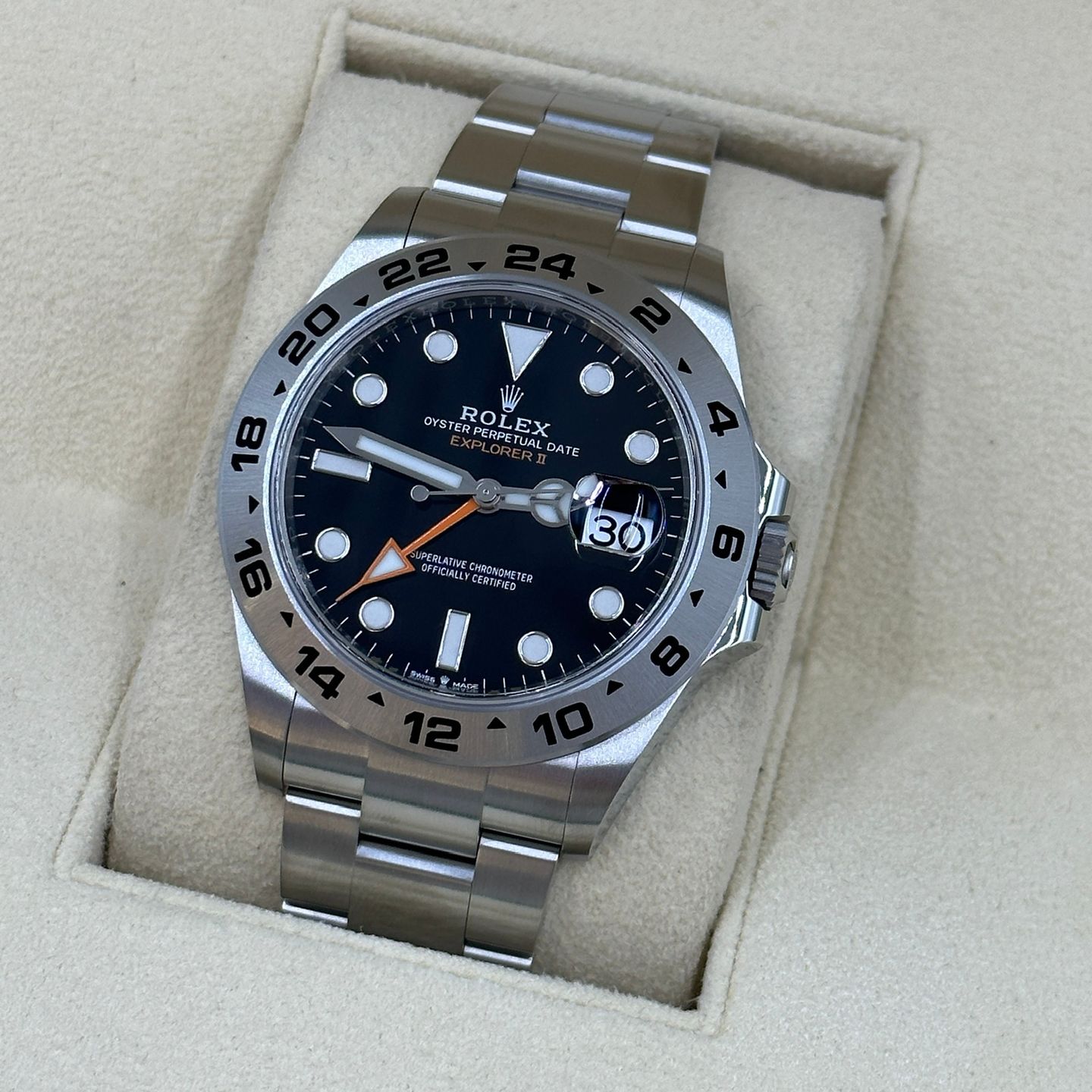 Rolex Explorer II 226570 - (3/6)