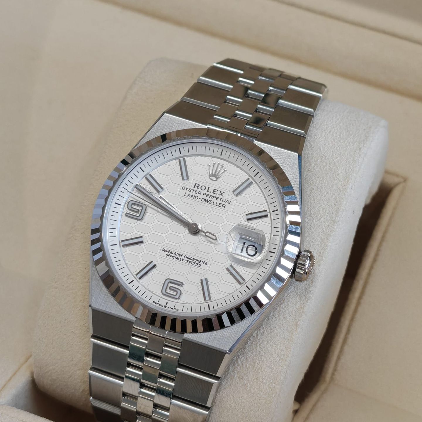 Rolex Land-Dweller 40 127334-0001 (2025) - White dial 40 mm Steel case (1/7)