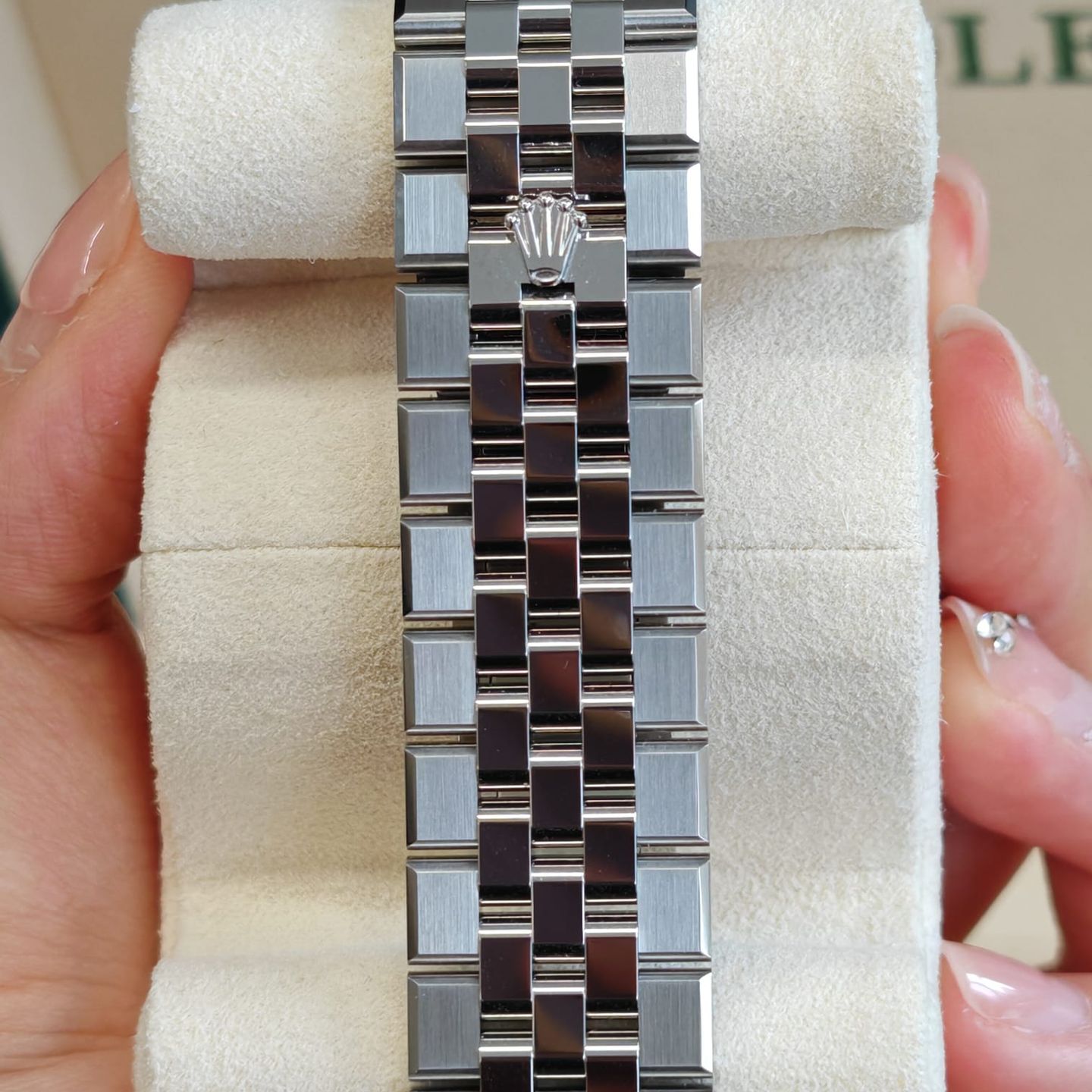 Rolex Land-Dweller 40 127334-0001 (2025) - White dial 40 mm Steel case (4/7)