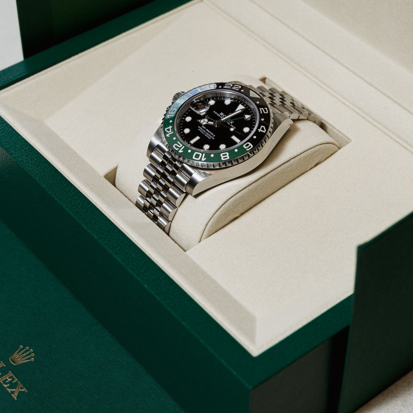 Rolex GMT-Master II 126720VTNR (2025) - Black dial 40 mm Steel case (2/8)