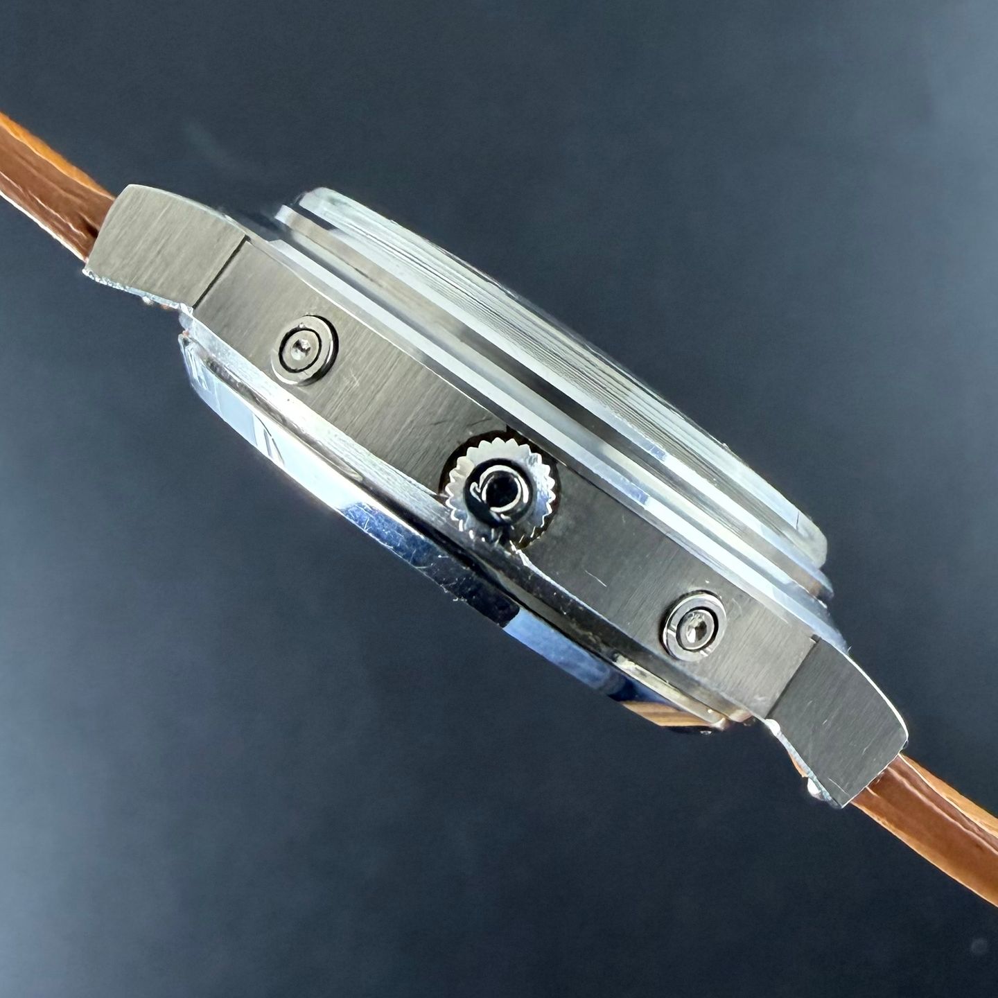 Omega Vintage 196.0058 (1973) - Grey dial 38 mm Steel case (5/8)