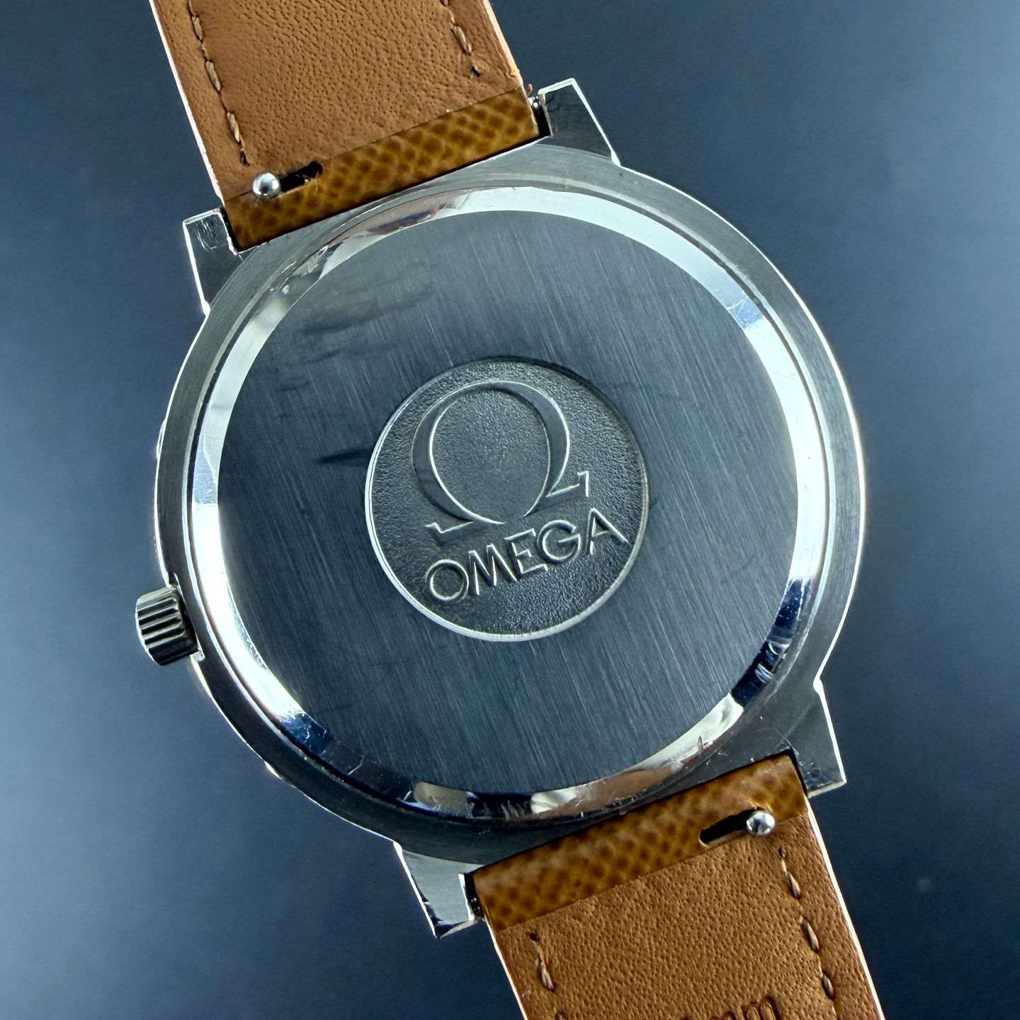 Omega Vintage 196.0058 (1973) - Grey dial 38 mm Steel case (3/8)