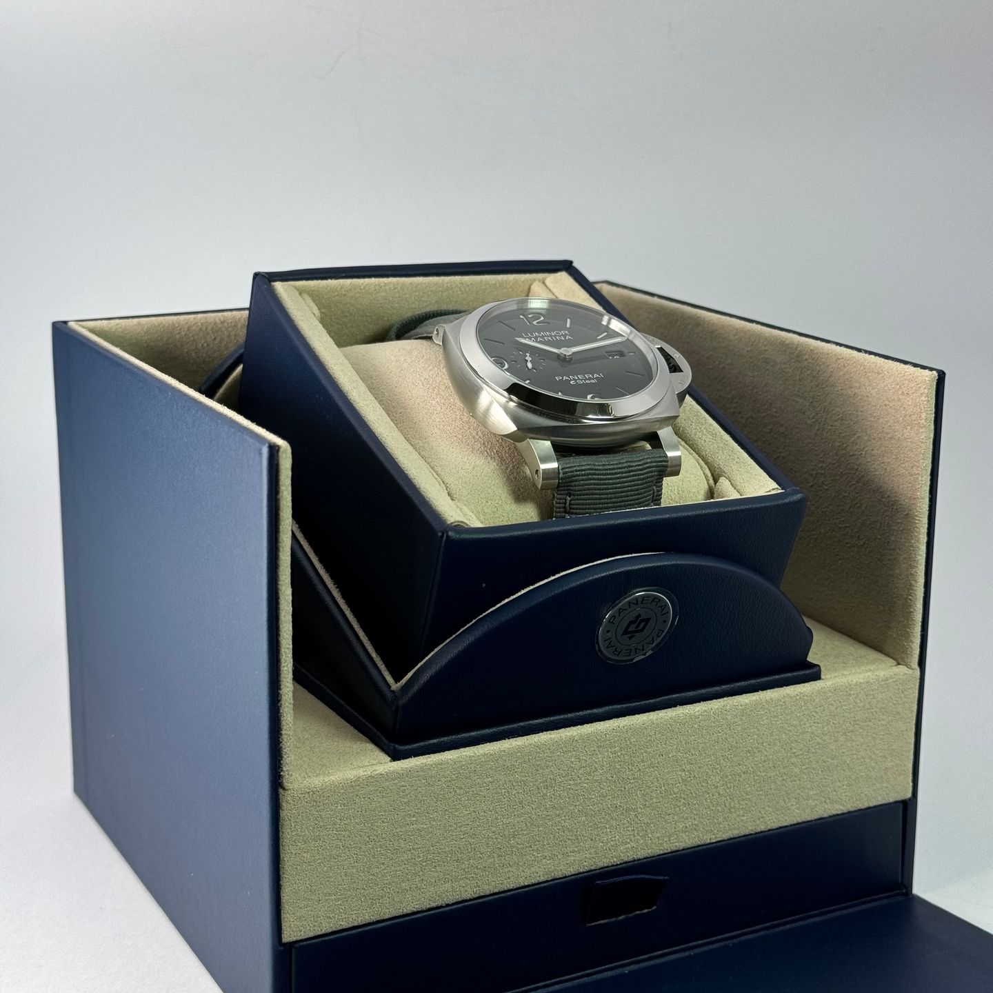 Panerai Luminor Marina PAM01358 (2024) - Grijs wijzerplaat 44mm Staal (1/8)