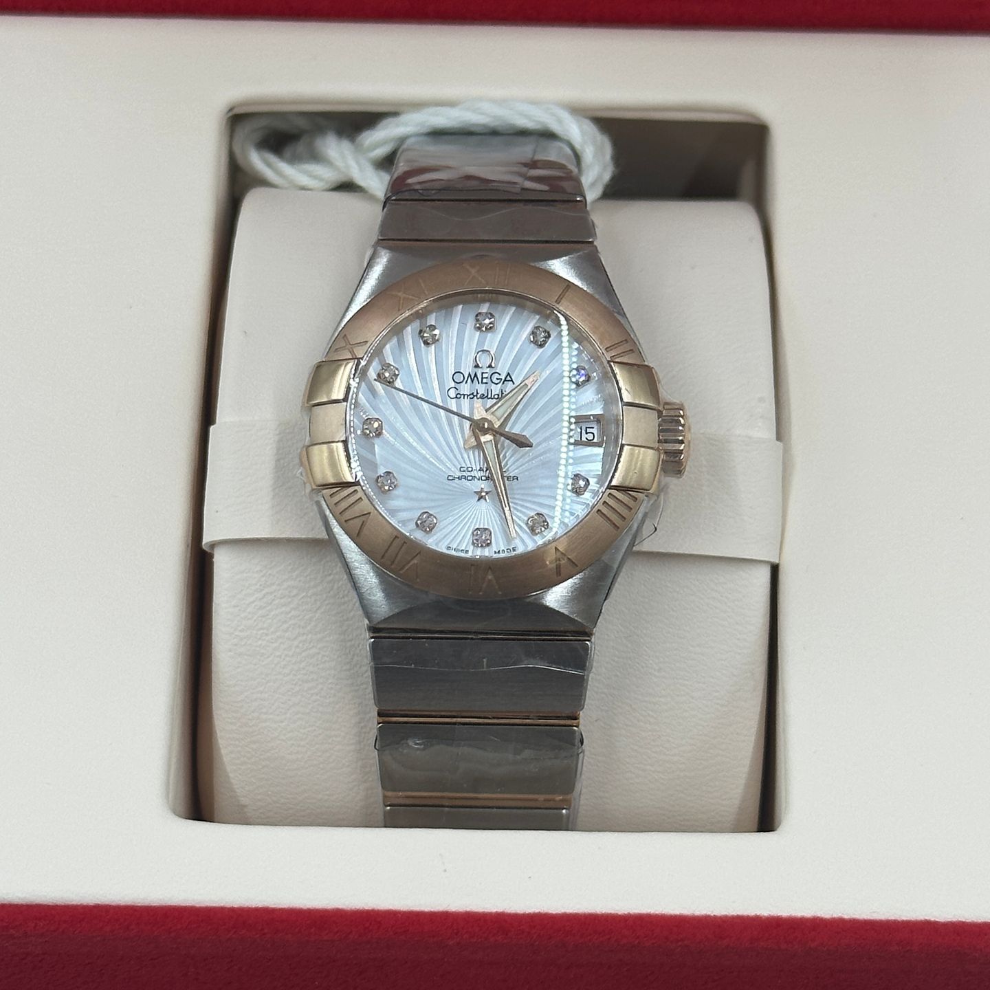 Omega Constellation Petite Seconde 127.20.27.20.55.002 (2023) - Parelmoer wijzerplaat 27mm Goud/Staal (2/8)