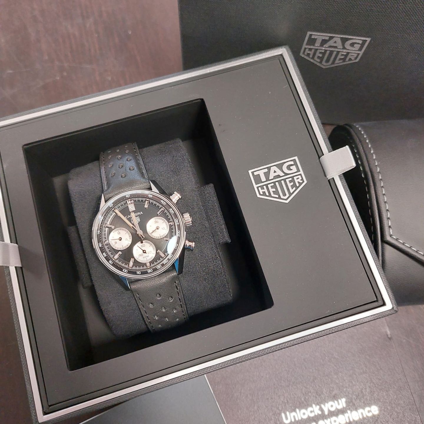 TAG Heuer Carrera CBS2210.FC6534 (2024) - Black dial 39 mm Steel case (2/8)