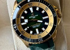 Breitling Superocean 42 N17375201L1S1 (Unknown (random serial)) - Green dial 42 mm Bronze case