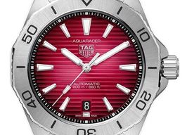 TAG Heuer Aquaracer WBP2114.BA0627 (2026) - Red dial 40 mm Steel case