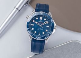 Omega Seamaster Diver 300 M 210.32.42.20.03.001 (Onbekend (willekeurig serienummer)) - Blauw wijzerplaat 42mm Staal