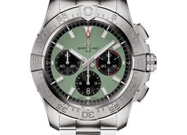 Breitling Avenger AB0147101L1A1 (2025) - Green dial 44 mm Steel case