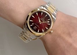 Omega Seamaster Aqua Terra 220.20.38.20.10.002 (2025) - Rood wijzerplaat 38mm Staal
