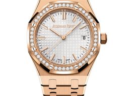 Audemars Piguet Royal Oak Selfwinding 77451OR.ZZ.1361OR.01 (2025) - Silver dial 34 mm Rose Gold case