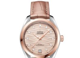 Omega Seamaster Aqua Terra 220.23.34.20.59.001 (2024) - Pink dial 34 mm Gold/Steel case