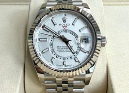 Rolex Sky-Dweller 336934 (2025) - White dial 42 mm Steel case