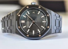 Audemars Piguet Royal Oak Selfwinding 77350CE.OO.1266CE.01 (2022) - Black dial 34 mm Ceramic case