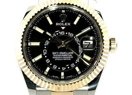 Rolex Sky-Dweller 326933 (2022) - Black dial 42 mm Gold/Steel case