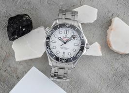 Omega Seamaster Diver 300 M 210.30.42.20.04.001 (Unknown (random serial)) - White dial 42 mm Steel case