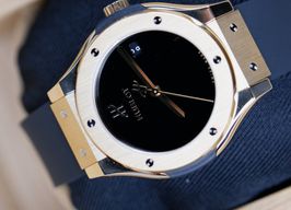 Hublot Classic Fusion 565.VX.1230.RX.MDM (2026) - Black dial 38 mm Yellow Gold case