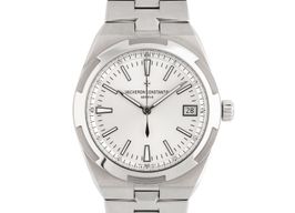 Vacheron Constantin Overseas 4500V/110A-B126 (2016) - Silver dial 42 mm Steel case