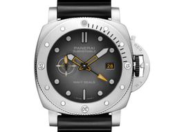 Panerai Luminor Submersible PAM01323 (2025) - Grey dial 44 mm Steel case