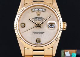 Rolex Day-Date 36 18238 (1990) - Pearl dial 36 mm Yellow Gold case